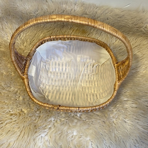 Super cute little wicker basket - Picture 2 of 7